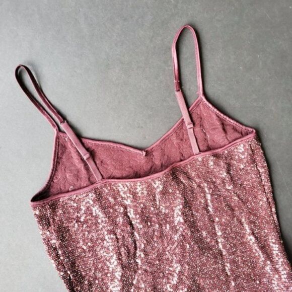 💍Express Maroon Sequin Tank - Picture 7 of 8